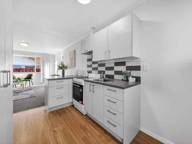 Flat 2/33 Eastling Street, Bishopdale