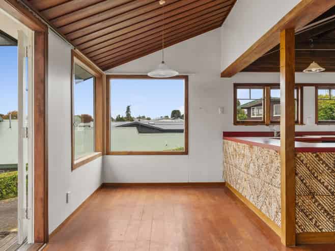 1/54 Ngamotu Road, Hilltop