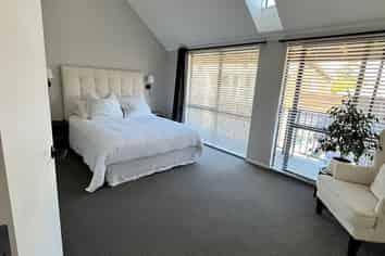 11 Rochdale Way, Stoke