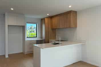 131 WAITUARUA DRIVE "Waiata Shores", Conifer Grove