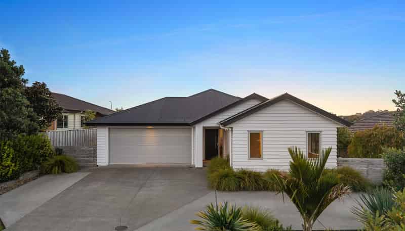 6 Turpin Road, Riverhead