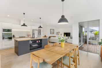 6 Turpin Road, Riverhead