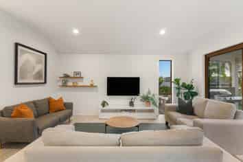 6 Turpin Road, Riverhead
