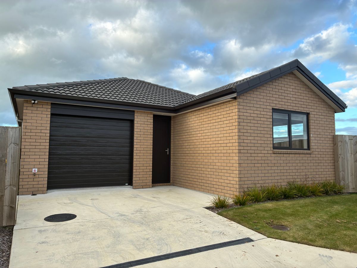 Brand-new 3 bedroom home for rent!, Rototuna
