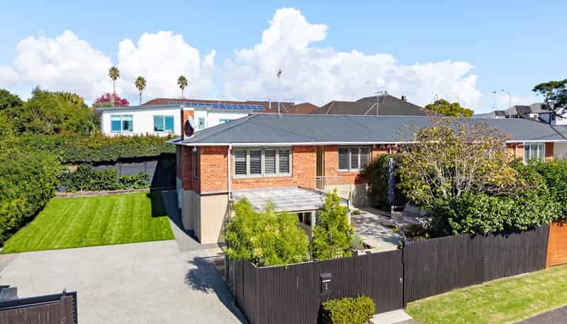 1 Chesterfield Avenue, Saint Heliers