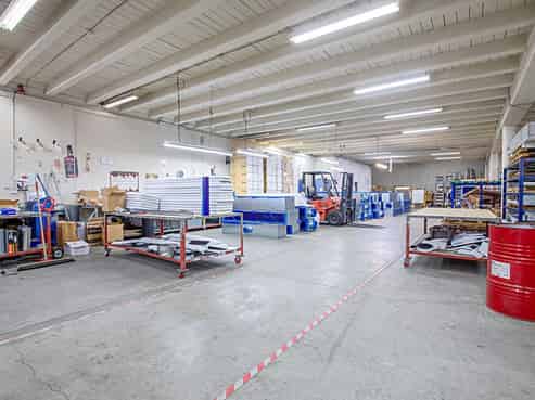 Substantial City-Fringe Office & Warehouse Facility