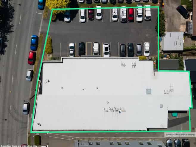 Substantial City-Fringe Office & Warehouse Facility