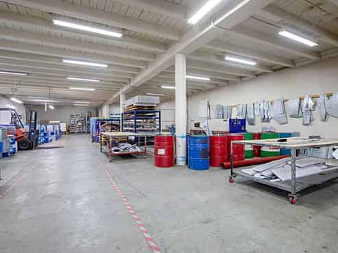 Substantial City-Fringe Office & Warehouse Facility
