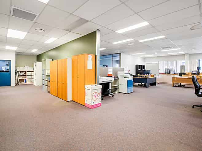 Substantial City-Fringe Office & Warehouse Facility