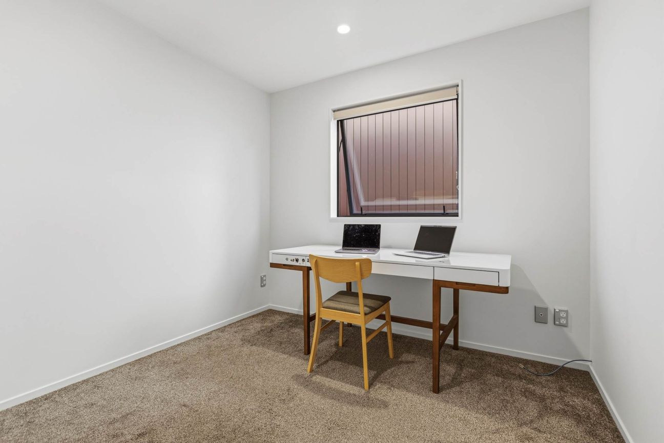 Motivated vendor selling $61,000 under CV - Vista 6
