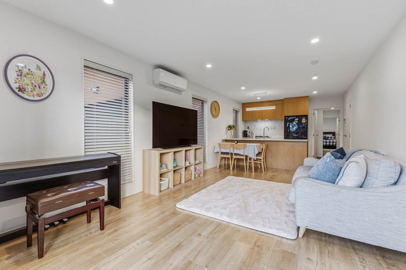 Motivated vendor selling $61,000 under CV - Vista 2