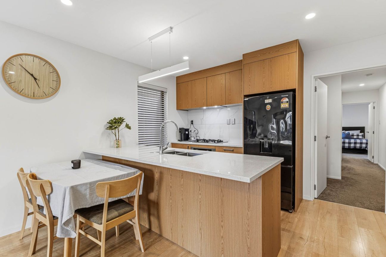 Motivated vendor selling $61,000 under CV - Vista 3