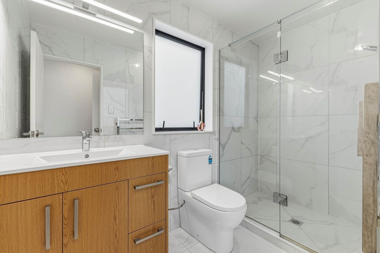 Motivated vendor selling $61,000 under CV - Altro
