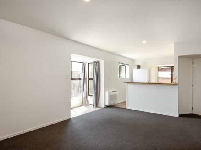 8 Boyce Street, Springlands
