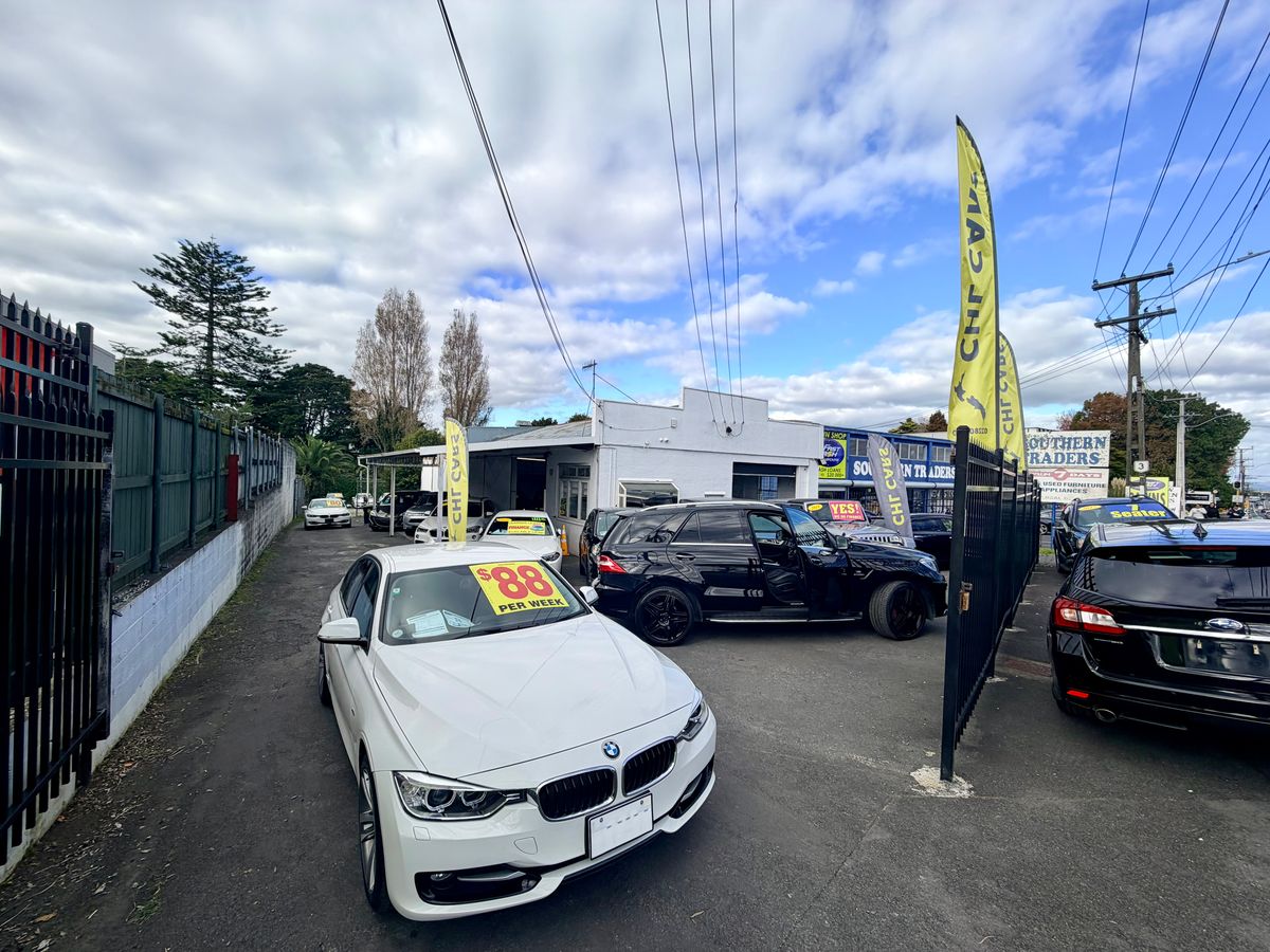Showroom, Workshop & Yard, High Exposure Location - Ansicht 2
