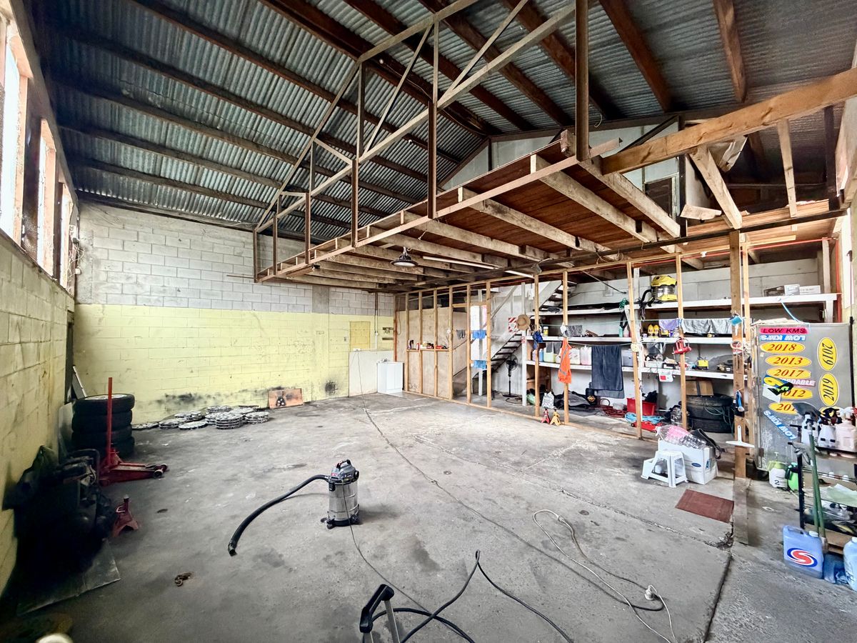 Showroom, Workshop & Yard, High Exposure Location - Ansicht 5