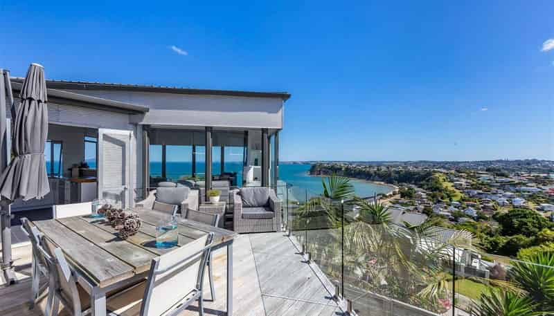 61 Roberts Road, Matakatia