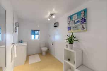 61 Roberts Road, Matakatia