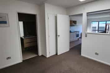 For sale - Takanini live / work