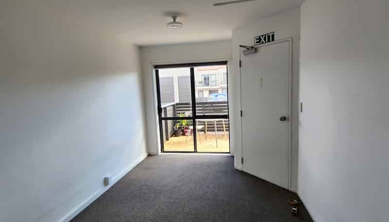 10/3 Tironui Station Road West, Takanini