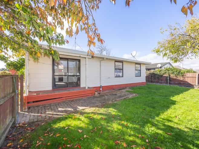 12 Wordsworth Crescent, Enderley