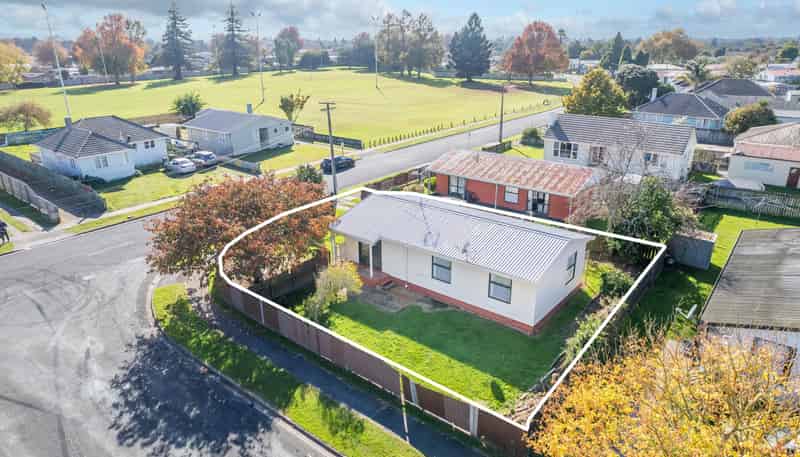 12 Wordsworth Crescent, Enderley