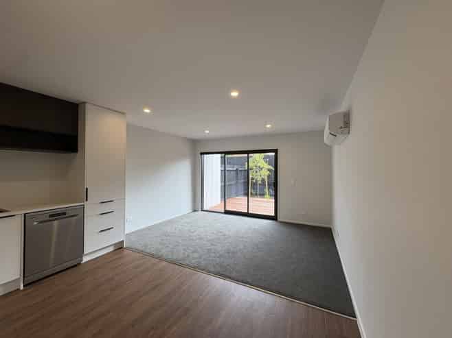 2/79 Edmonton Road, Henderson