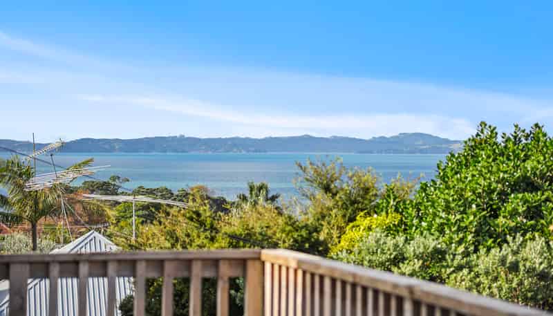 13 Colmar Road, Mellons Bay