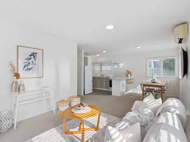 2/231 Birkdale Road, Birkdale
