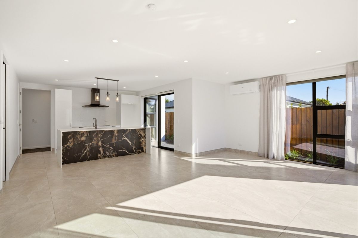 Brand New Executive Residence - Mehr