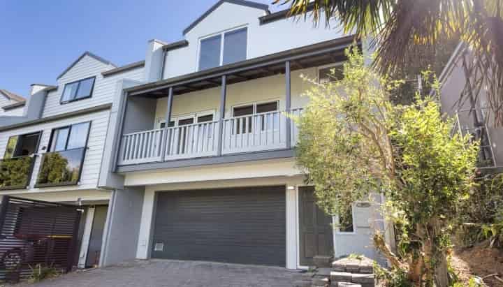 82C Fourth Avenue, Avenues