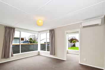 40 Adamson Crescent, Glengarry