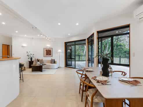 9 The Knoll, Greenhithe
