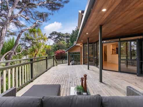 9 The Knoll, Greenhithe