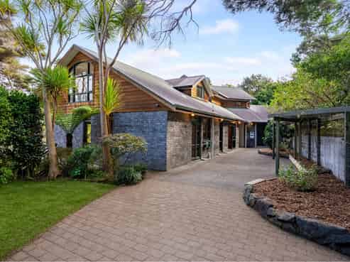 9 The Knoll, Greenhithe