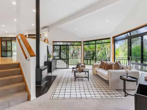 9 The Knoll, Greenhithe