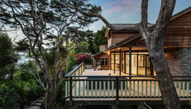 9 The Knoll, Greenhithe