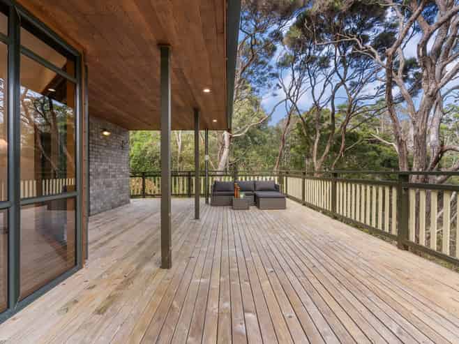 9 The Knoll, Greenhithe