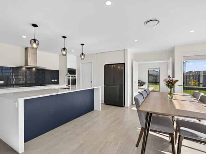 609 Lyndhurst Road, Frimley