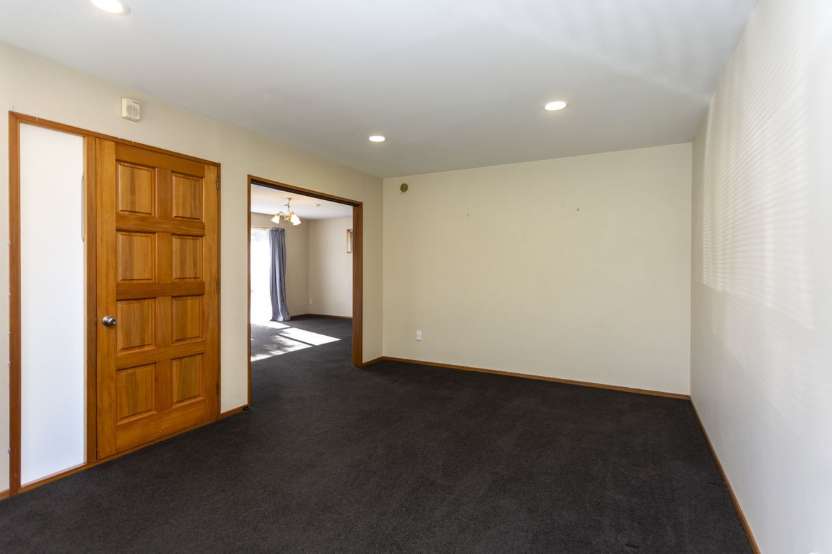 Spacious three bedroom home in a great location! - Widok 4
