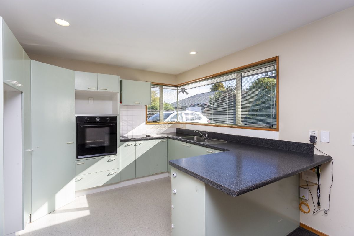 Spacious three bedroom home in a great location! - Widok 6