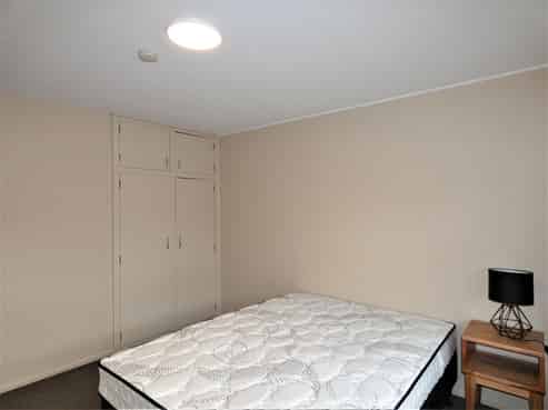 2/460 Manchester Street, Saint Albans