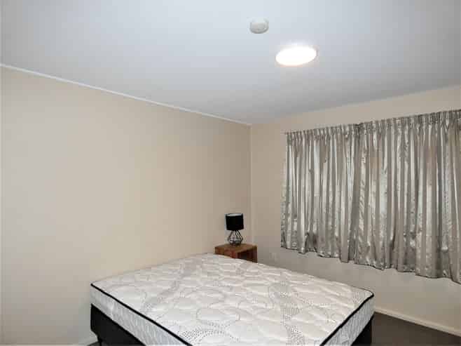 2/460 Manchester Street, Saint Albans
