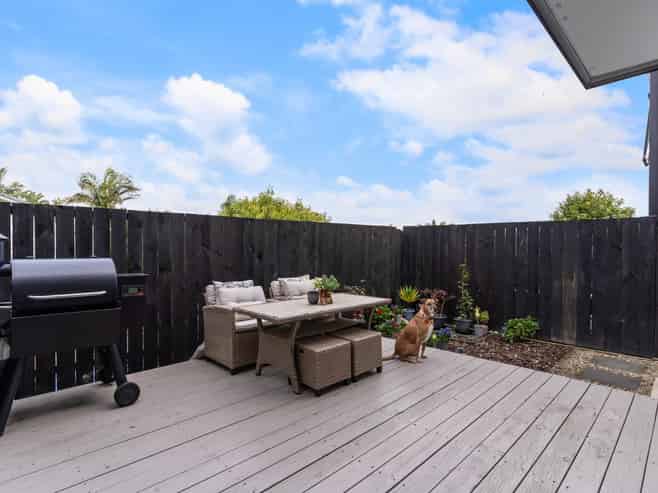 2/36 Kaipatiki Road, Glenfield