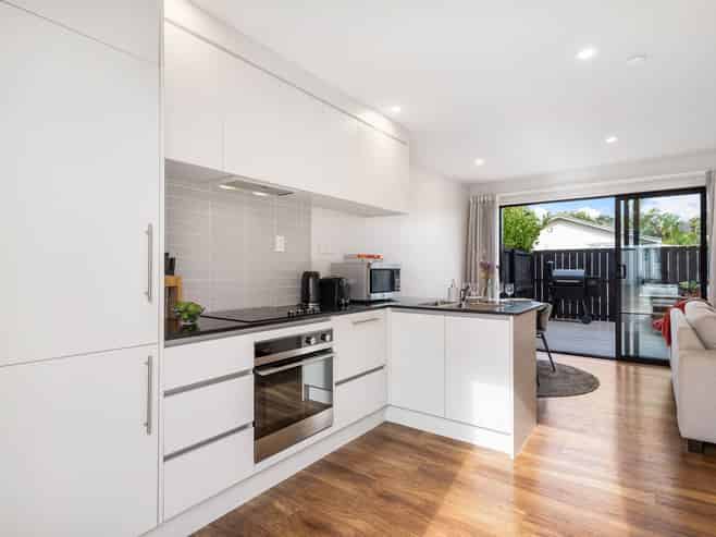 2/36 Kaipatiki Road, Glenfield