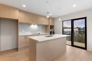 15  Awhi Lane, Massey