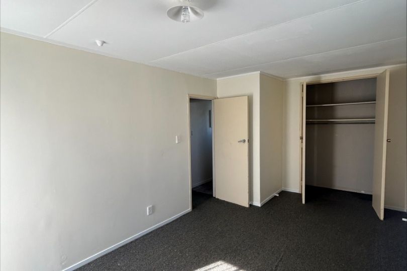 Light-filled Sunny Home in Mangere East - Aanzicht 3