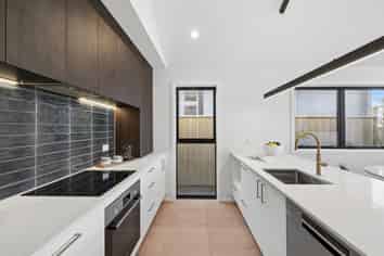 5 Palm Avenue, Lyall Bay