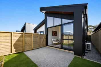 5 Palm Avenue, Lyall Bay