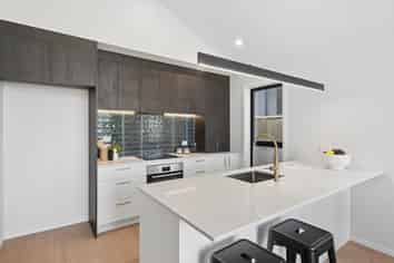5 Palm Avenue, Lyall Bay